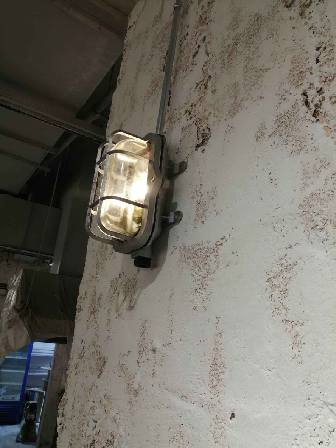 Lampe Omirara en Métal – Design Contemporain