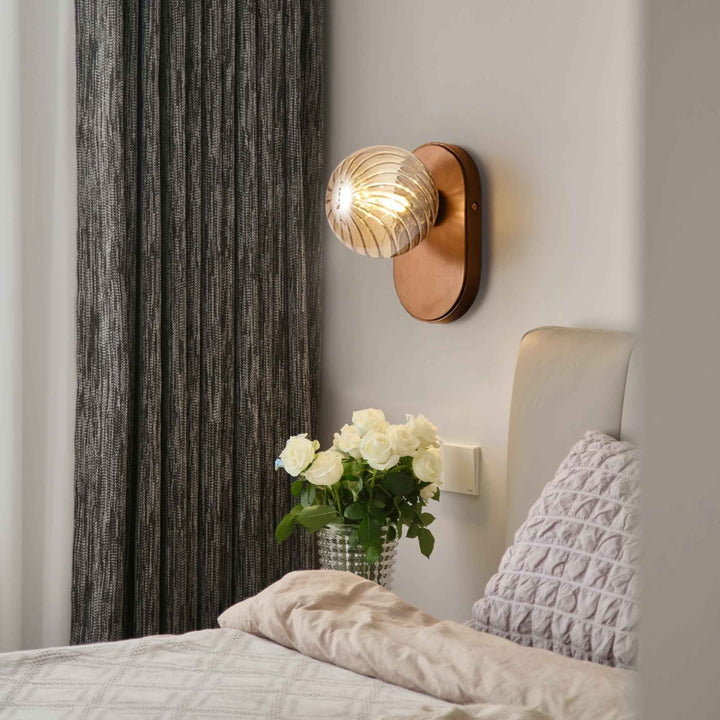 Lampe Bois en Noyer – Élégance Moderne