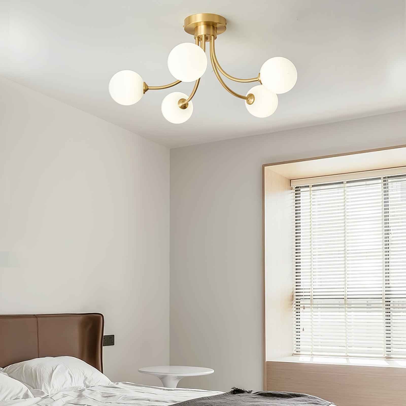 Lampe Arvo en Laiton – Design Contemporain