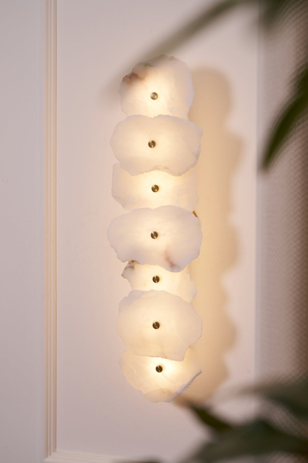 Alaeila Applique Murale en Albâtre avec Rameau Floral - Neutralighting