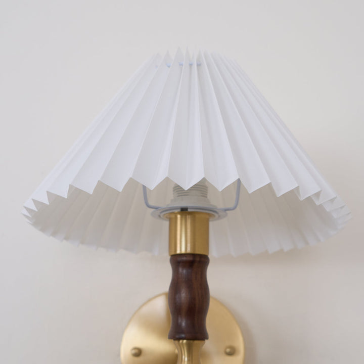 Ernest Applique Murale Vintage Industrielle En Tissu Plissé Et Noyer - Neutralighting