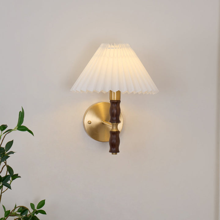 Ernest Applique Murale Vintage Industrielle En Tissu Plissé Et Noyer - Neutralighting