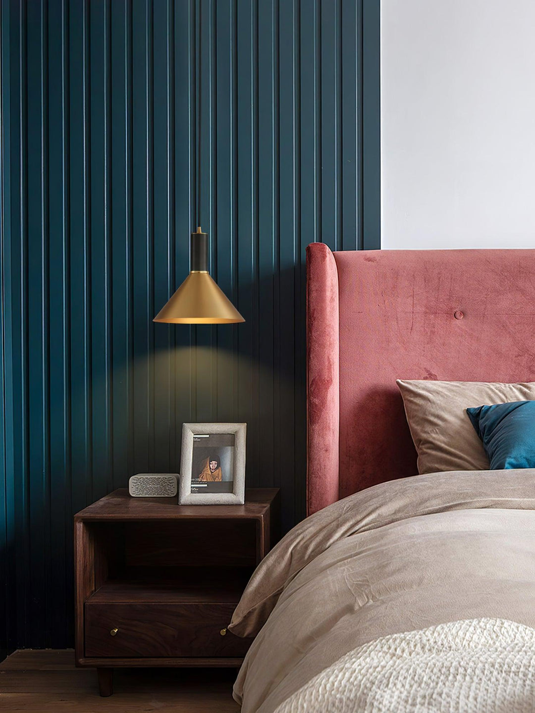 Orion Lampe Pendante Conique en Laiton - Neutralighting