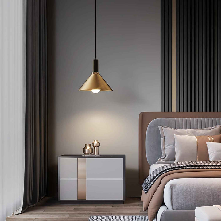 Orion Lampe Pendante Conique en Laiton - Neutralighting