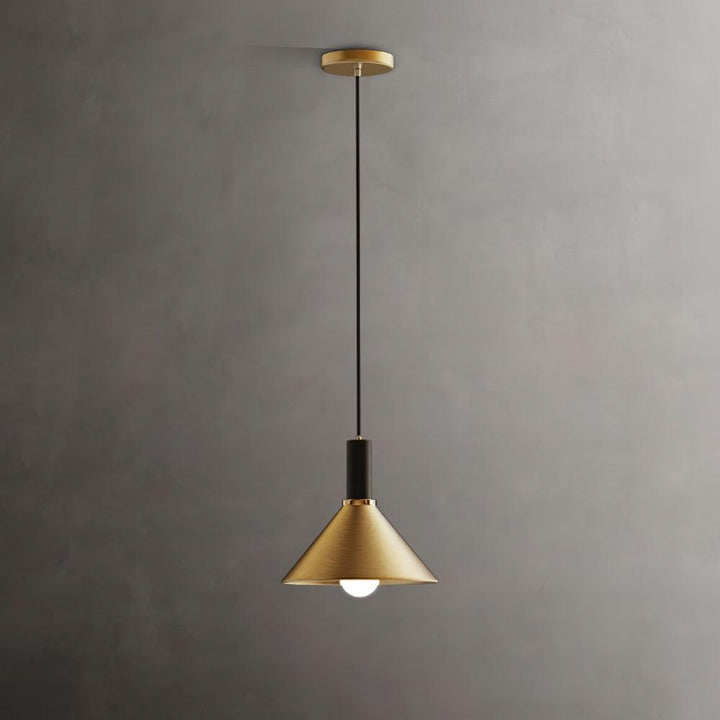 Orion Lampe Pendante Conique en Laiton - Neutralighting