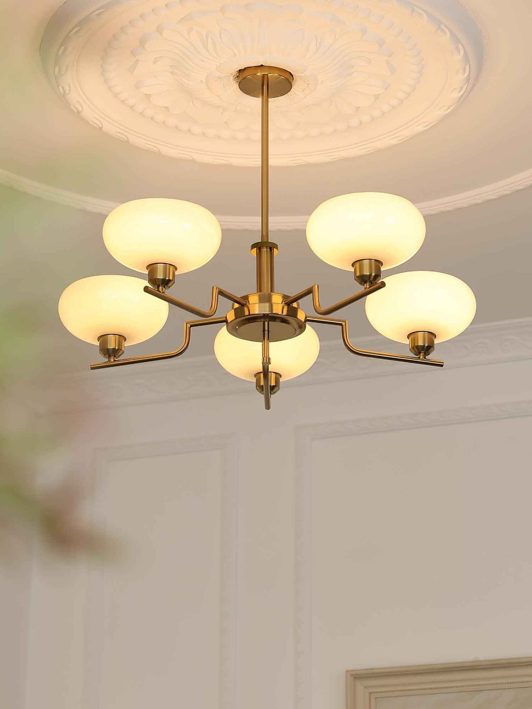 Lustra Suspension en Verre Globe Cadre en Laiton - Neutralighting