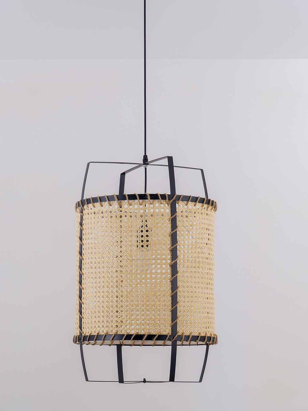 Solara PeSuspension Cadre en Rotin Canné Industriel - Neutralighting