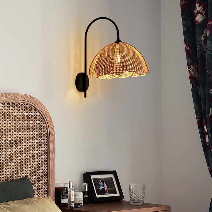 Edria Lustra Applique Murale Rattan Forme Pétale Élégante - Neutralighting