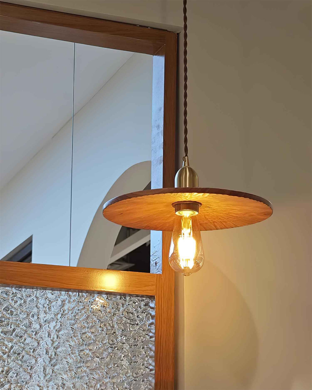 Lampe Rei en Laiton – Design Contemporain