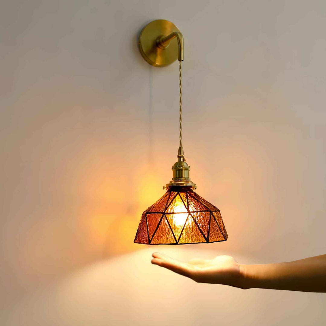 Lampe Product en Laiton – Design Épuré