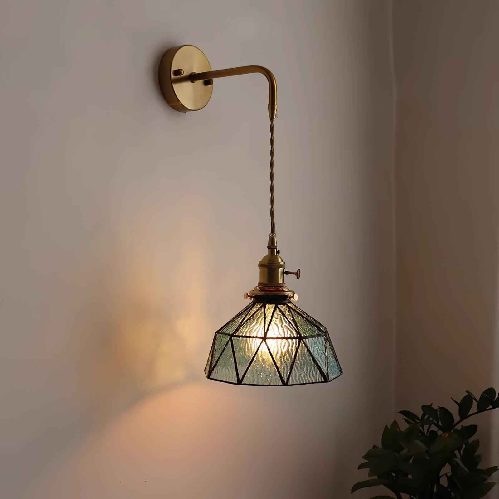 Lampe Product en Laiton – Design Épuré