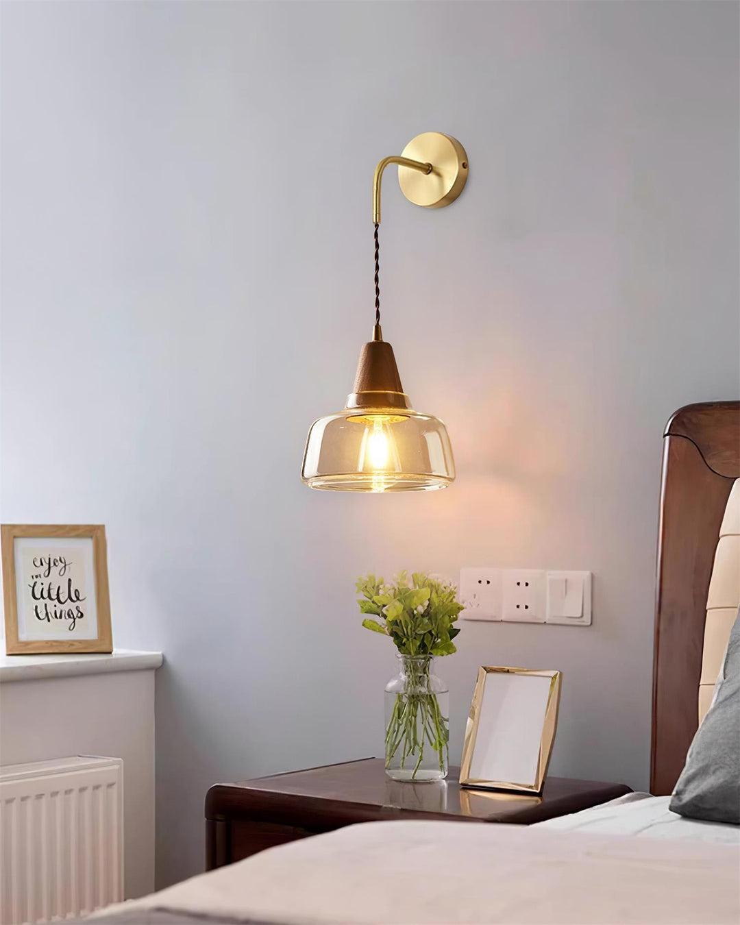 Applique Murale Ambre Verre Ombre Conique Noyer - Neutralighting