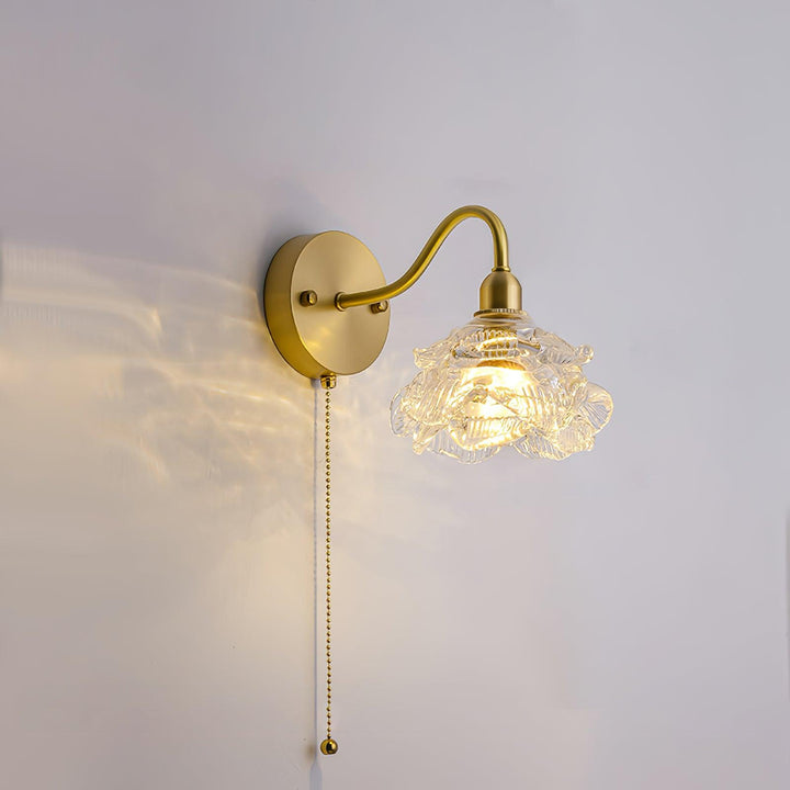 Cove Applique Murale Nordique en Laiton et Verre Rose - Neutralighting