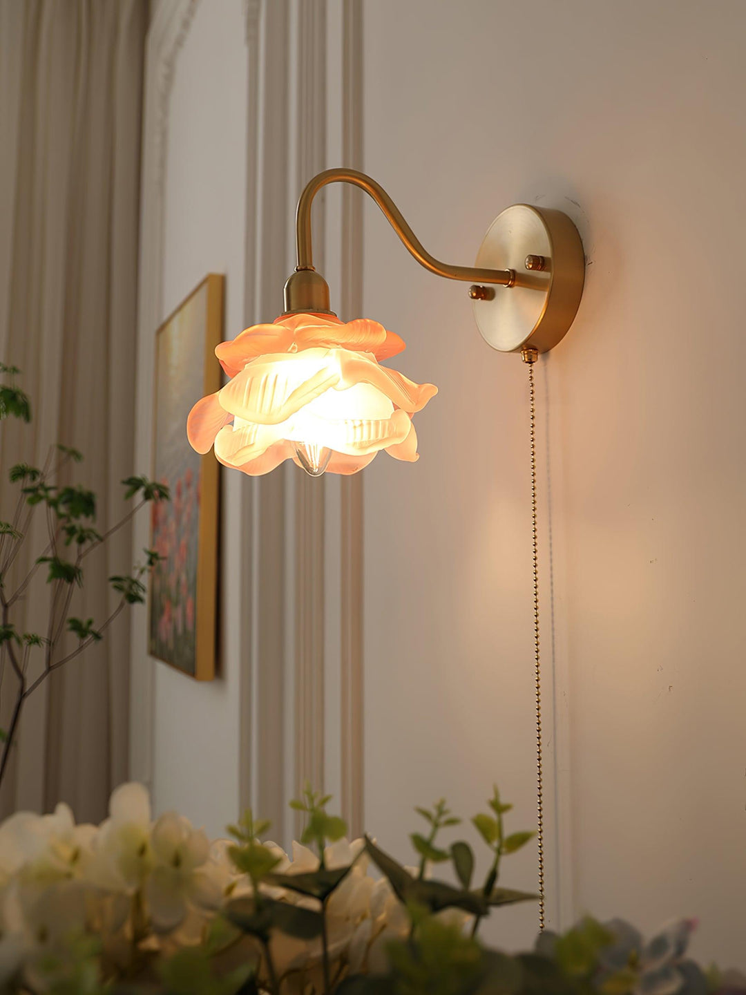 Cove Applique Murale Nordique en Laiton et Verre Rose - Neutralighting