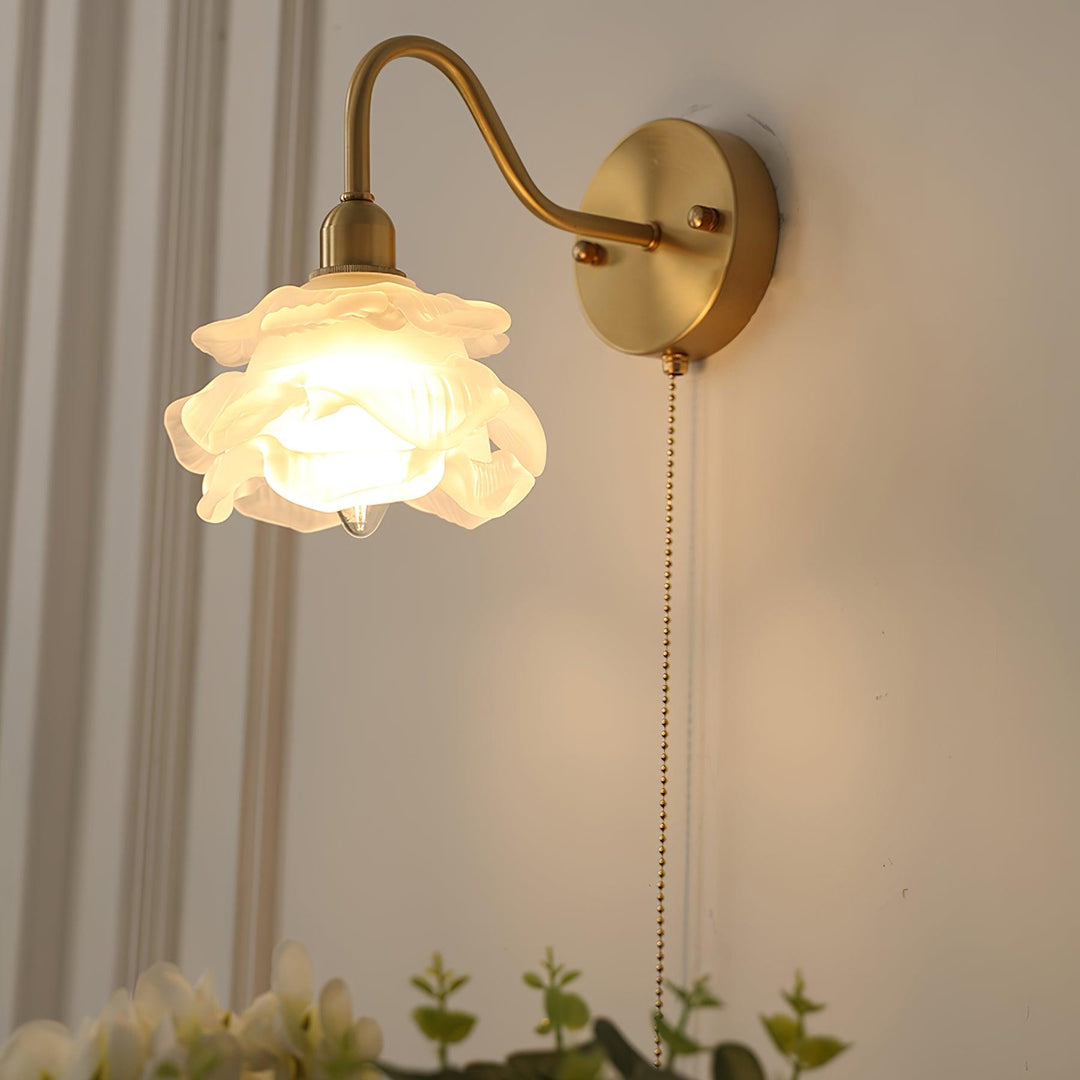 Cove Applique Murale Nordique en Laiton et Verre Rose - Neutralighting