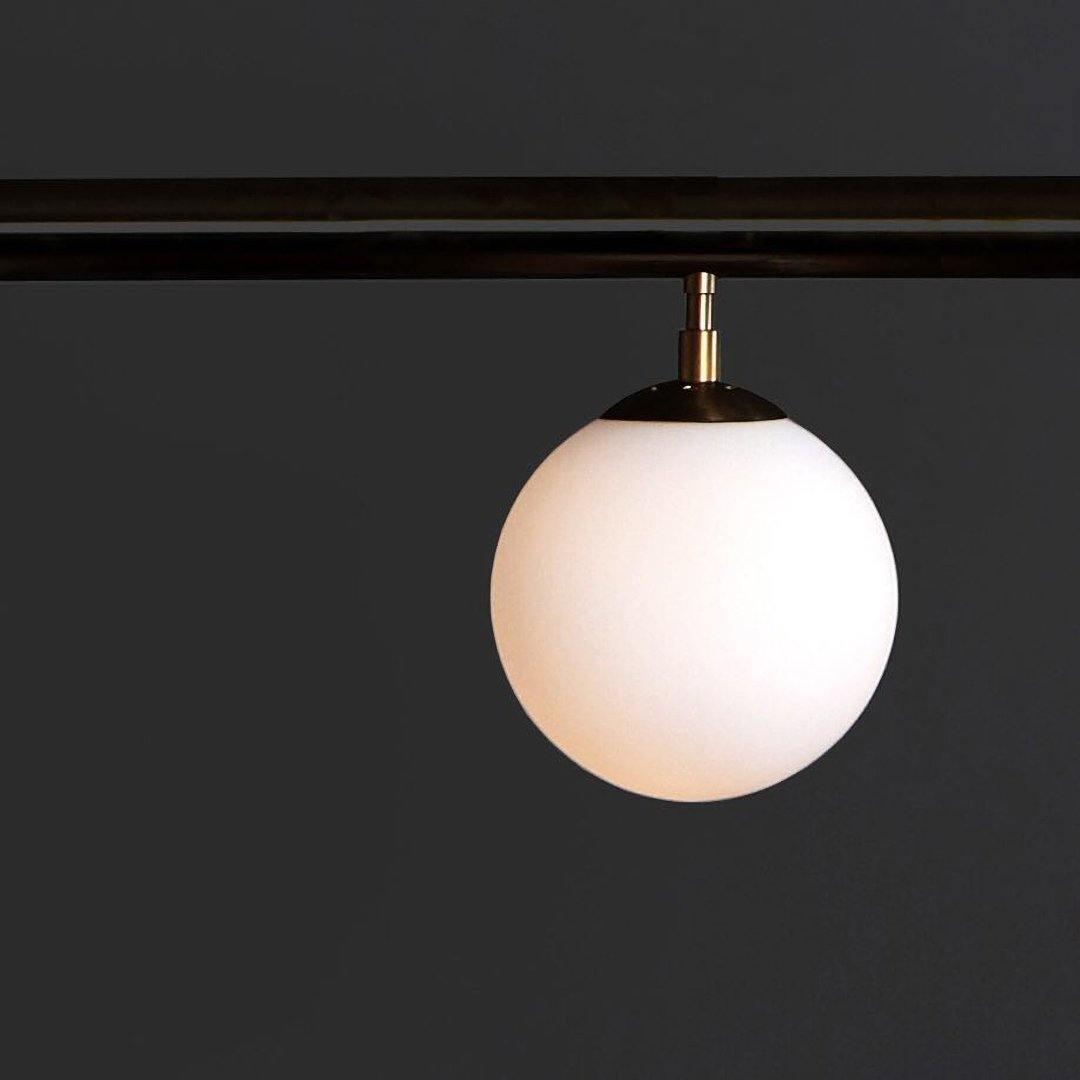 Solara Suspension en laiton linéaire satellite minimaliste - Neutralighting