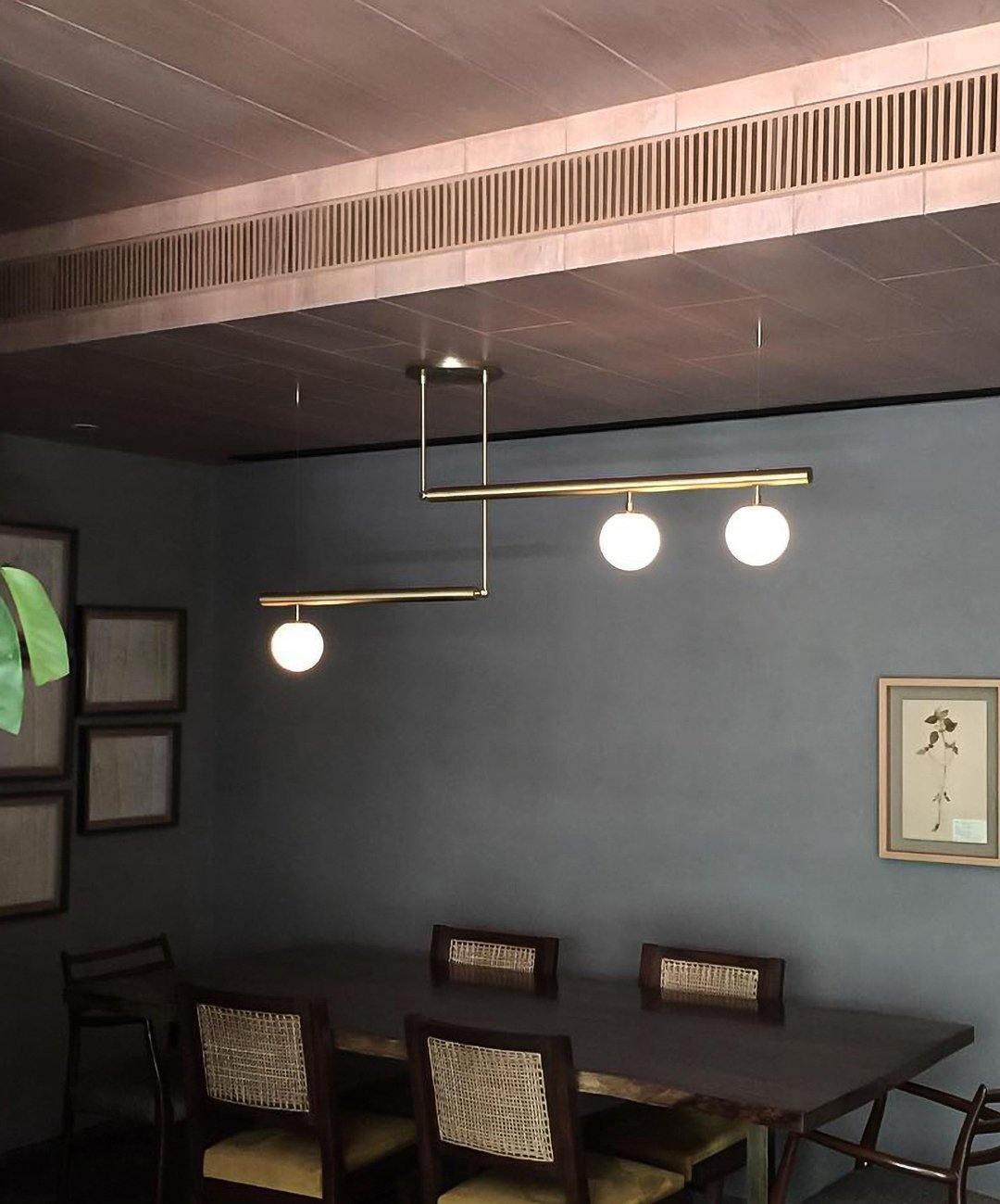 Solara Suspension en laiton linéaire satellite minimaliste - Neutralighting