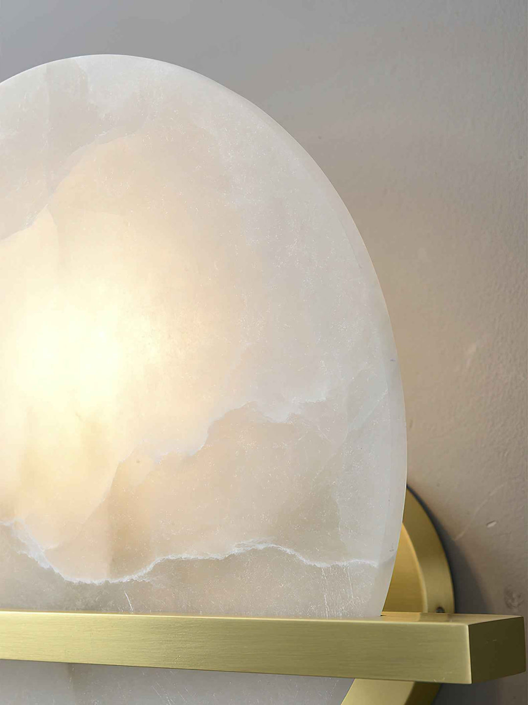 Lampe Vatalisra en Laiton – Design Contemporain