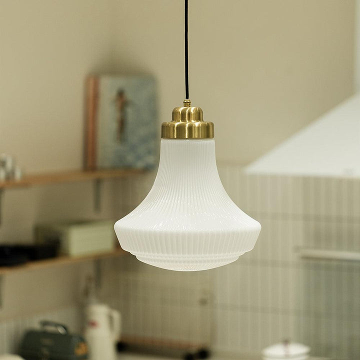 Solara Suspension en Verre Opale Canneleur Cloche Laiton Vintage - Neutralighting