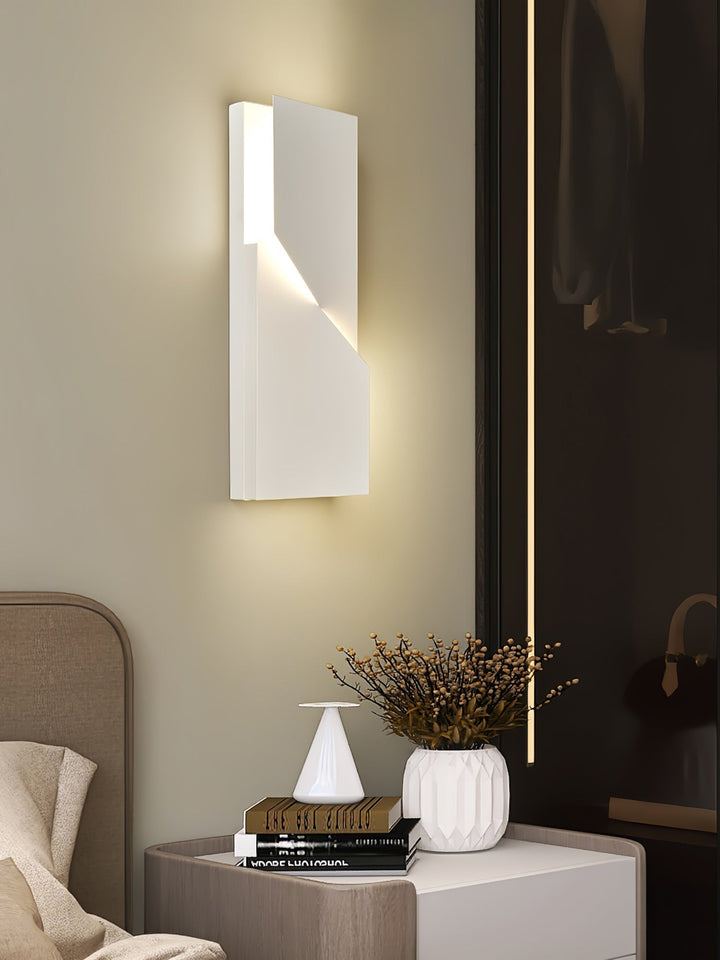 Arthaen Shadows Grand Sconce Wall lamp - Neutralighting