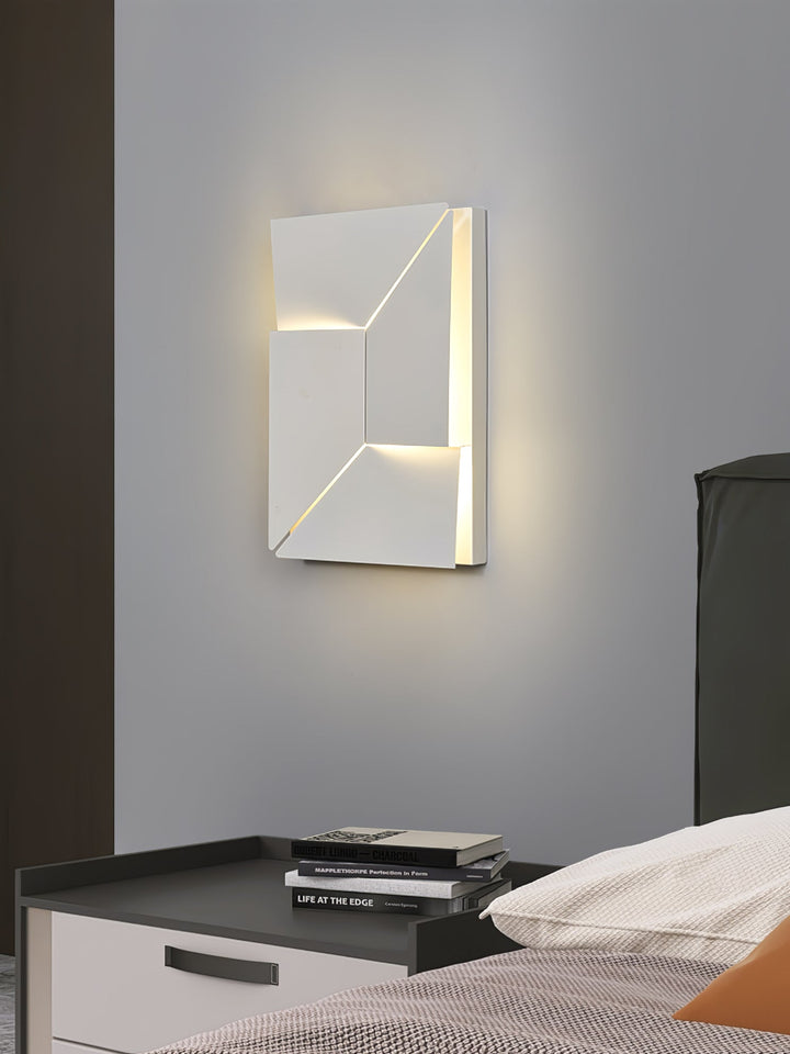 Arthaen Shadows Grand Sconce Wall lamp - Neutralighting