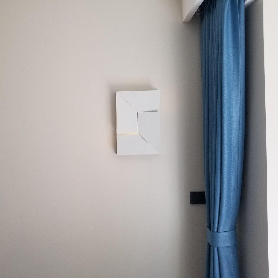 Arthaen Shadows Grand Sconce Wall lamp - Neutralighting