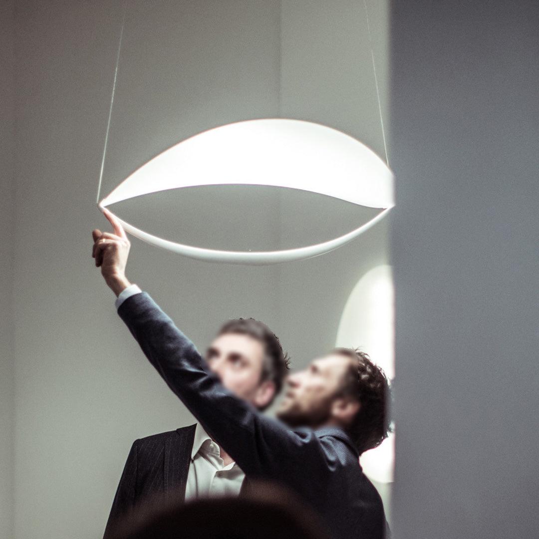 Shield Lampe Pendante Courbée Organique Minimaliste - Neutralighting
