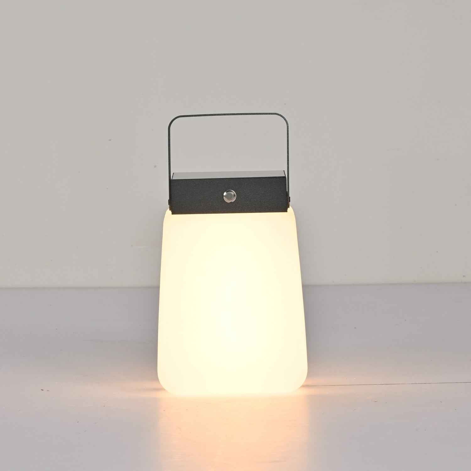 Lampe n en Acier – Design Contemporain