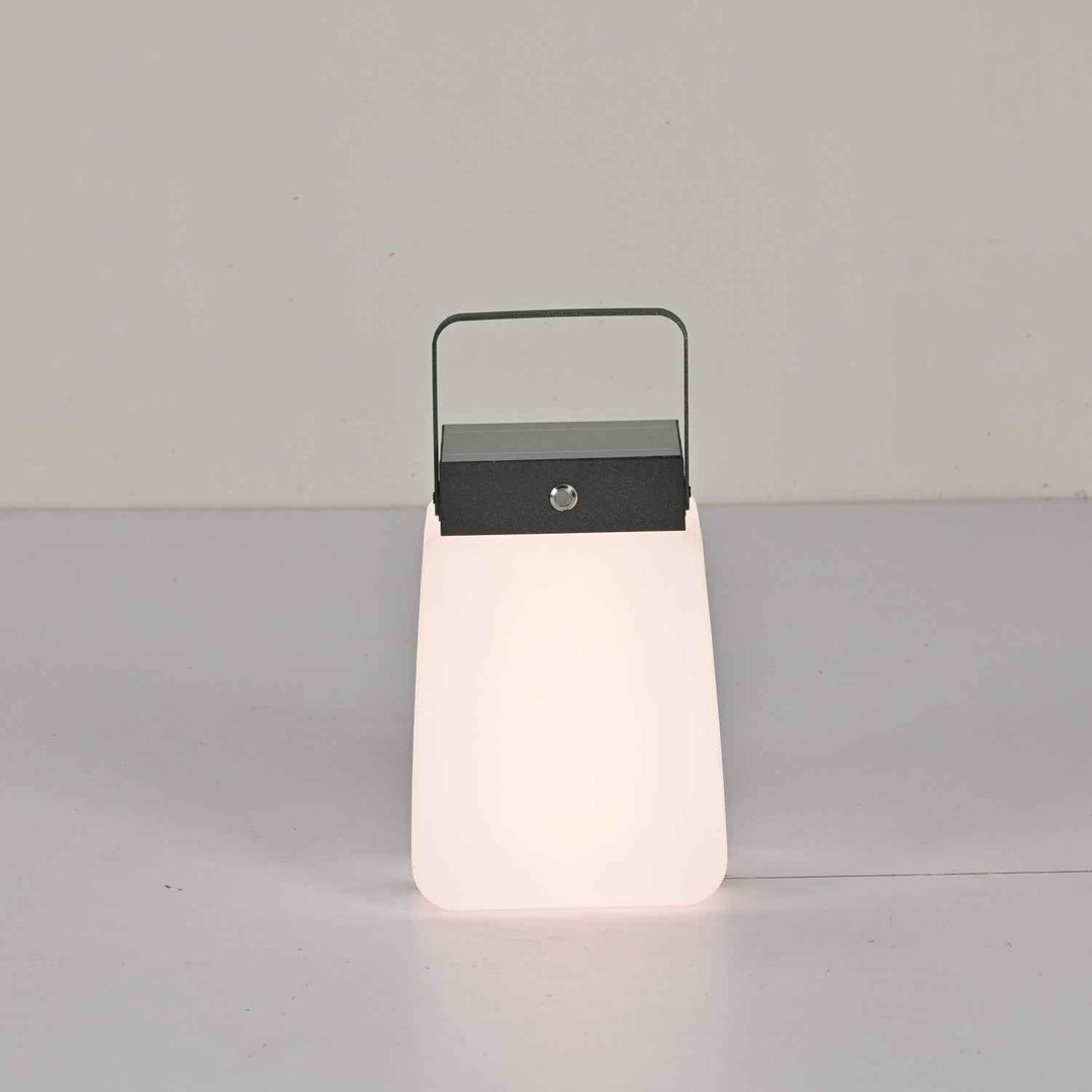 Lampe n en Acier – Design Contemporain
