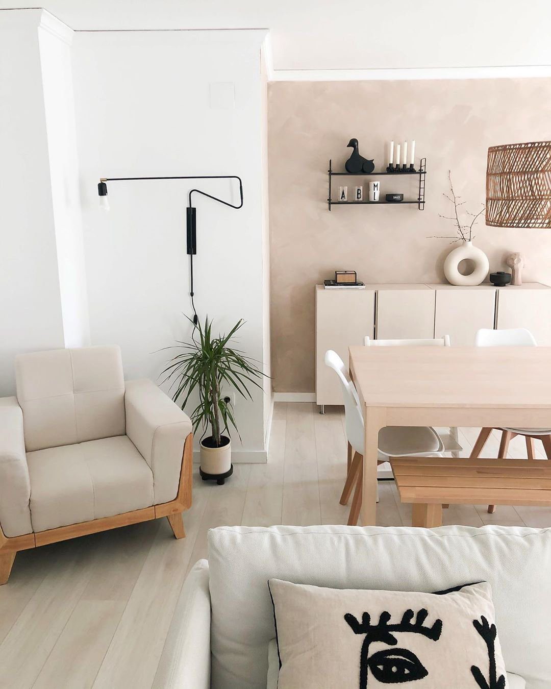 Ersora Moderne Minimaliste Balançoire Plug-in Métal Applique Murale - Neutralighting