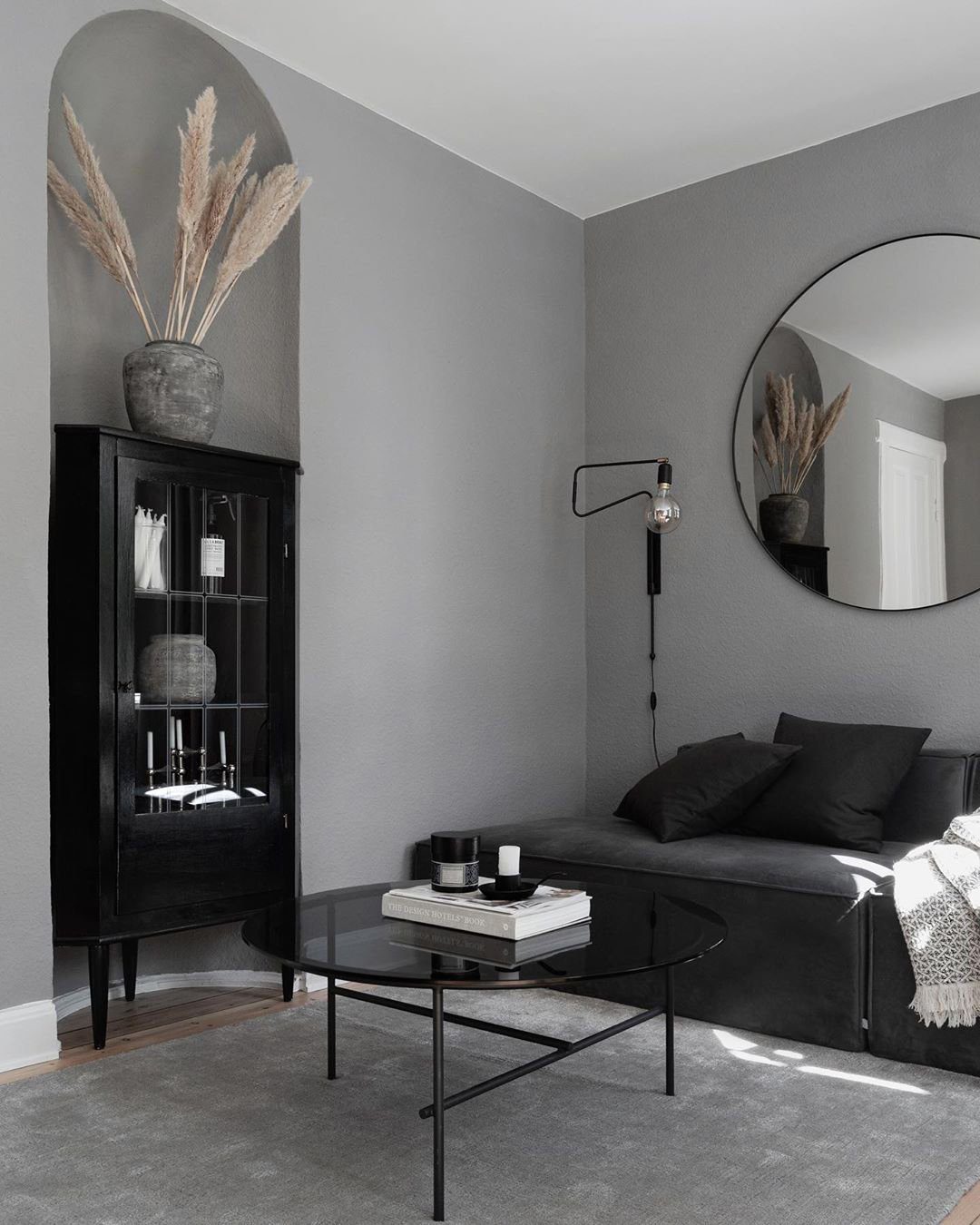 Ersora Moderne Minimaliste Balançoire Plug-in Métal Applique Murale - Neutralighting