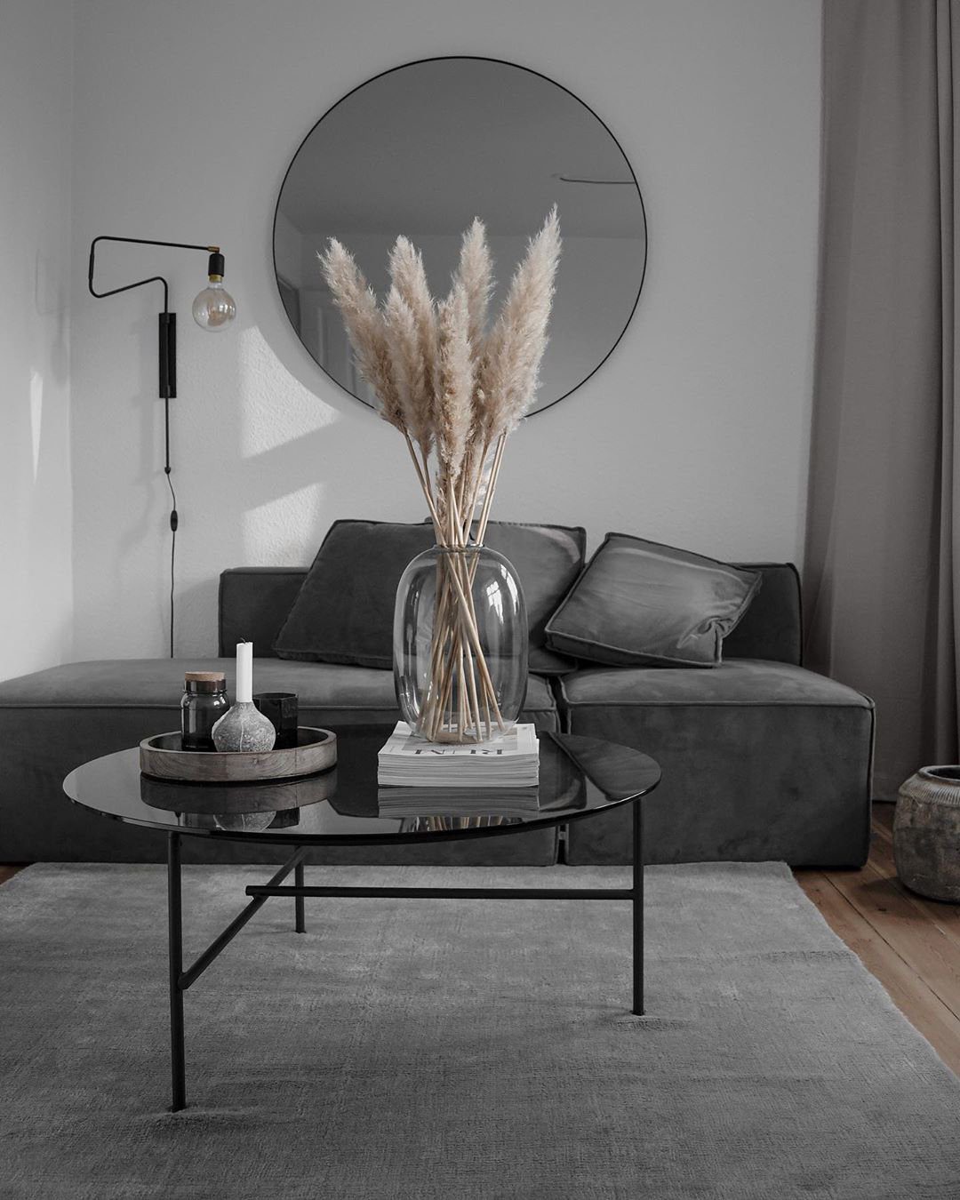 Ersora Moderne Minimaliste Balançoire Plug-in Métal Applique Murale - Neutralighting
