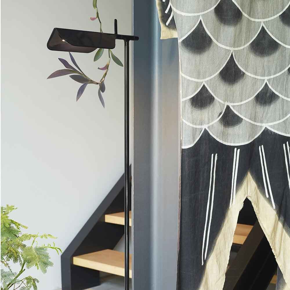 Lampadaire Ray en Acrylique – Design Épuré Lampadaire