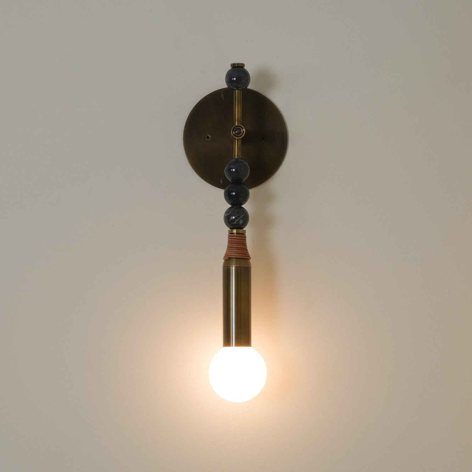 Lampe Icarira en Laiton – Design Contemporain