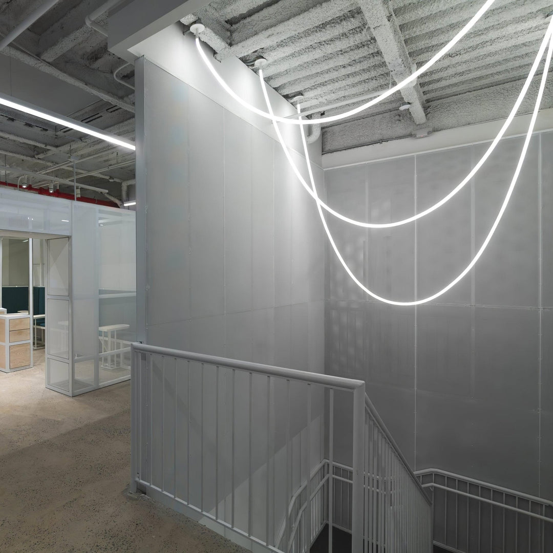 Solara Suspension Courbe Flexible Silicone Laiton - Neutralighting