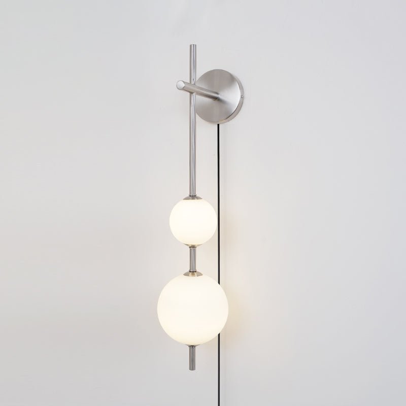 Ilraeia Vertical Globe Plug-in Wall Lamp - Neutralighting