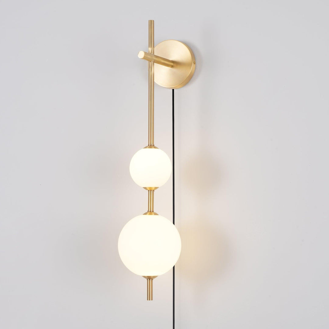 Ilraeia Vertical Globe Plug-in Wall Lamp - Neutralighting