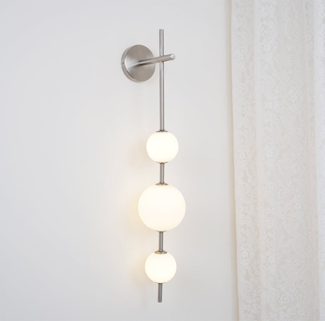 Ilraeia Vertical Globe Plug-in Wall Lamp - Neutralighting