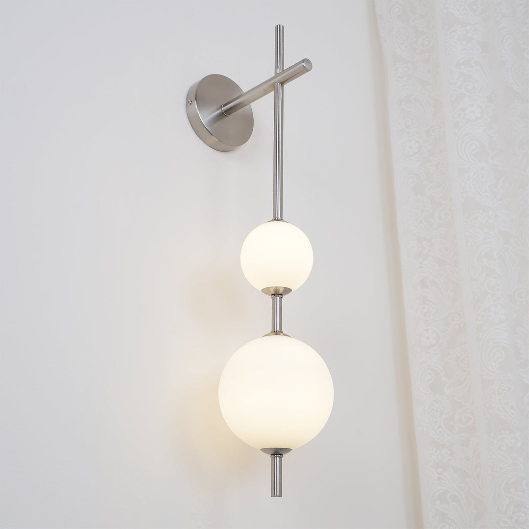 Ilraeia Vertical Globe Plug-in Wall Lamp - Neutralighting