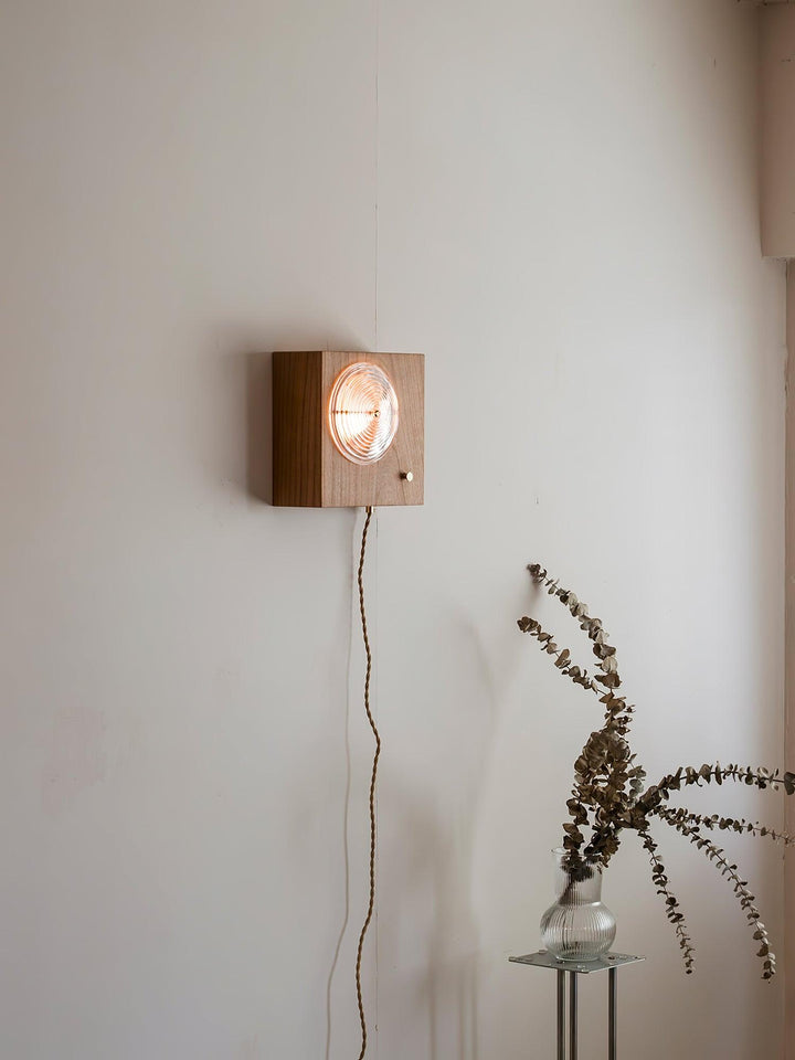 Echo Fashion Glass Wall Lamp - Neutralighting