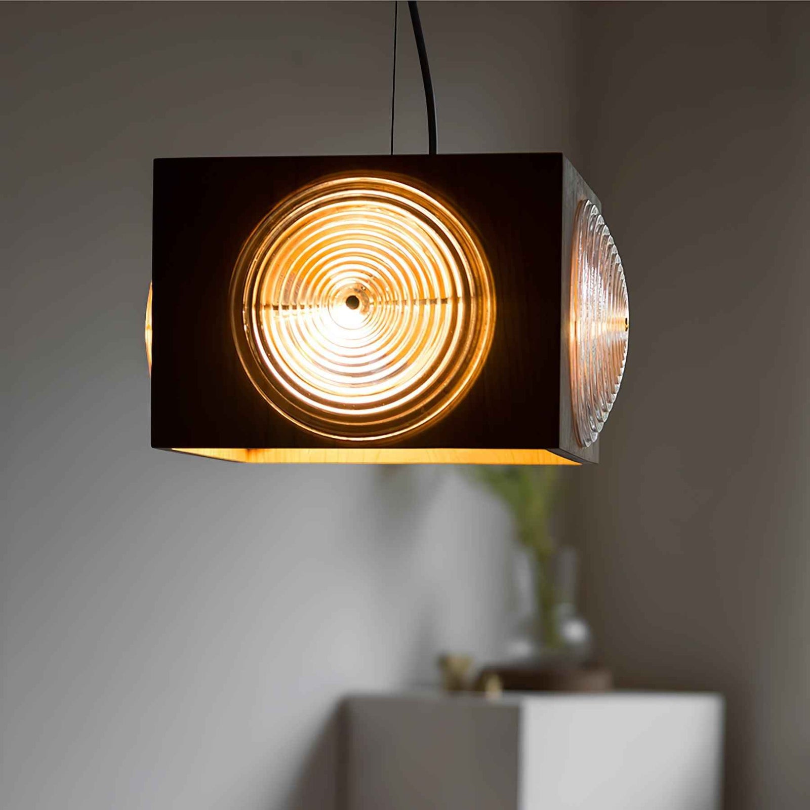 Lampe Allaeira en Verre – Design Contemporain