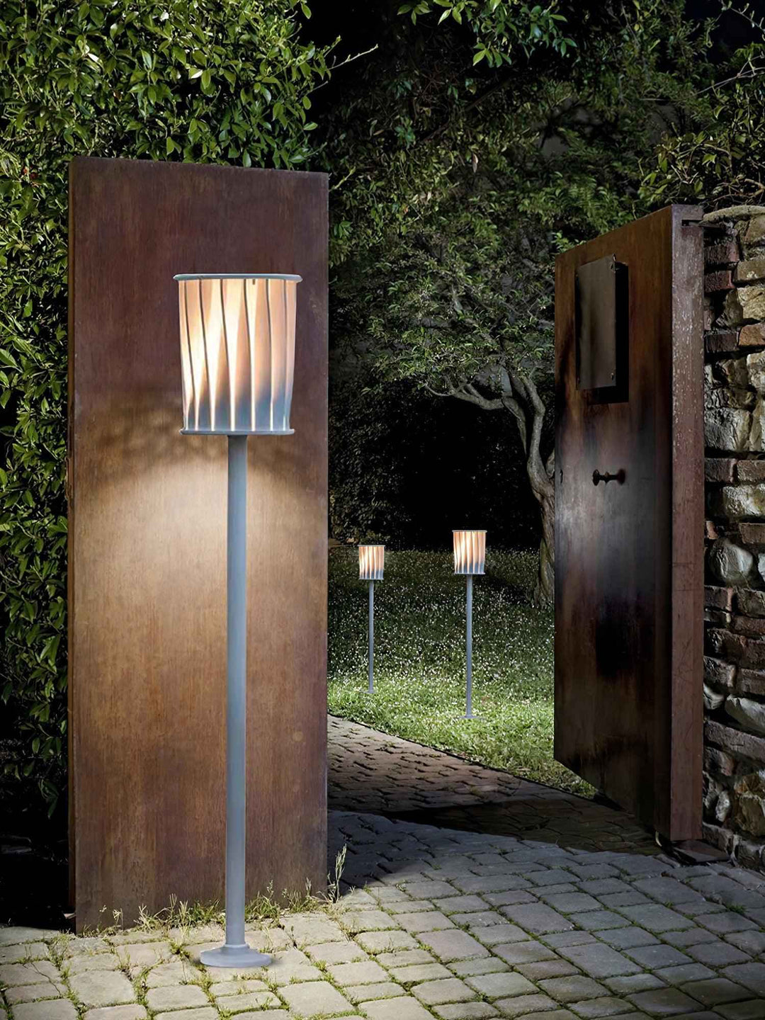 Lampe Flare en Acrylique – Design Contemporain