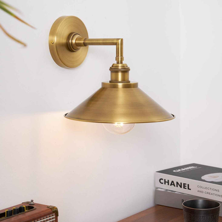 Lampe Osile en Laiton – Design Contemporain