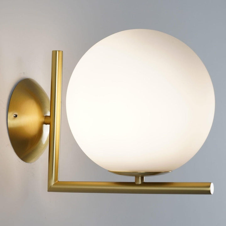 Joanna Applique Murale Moderne Minimaliste en Verre Soufflé Opale - Neutralighting