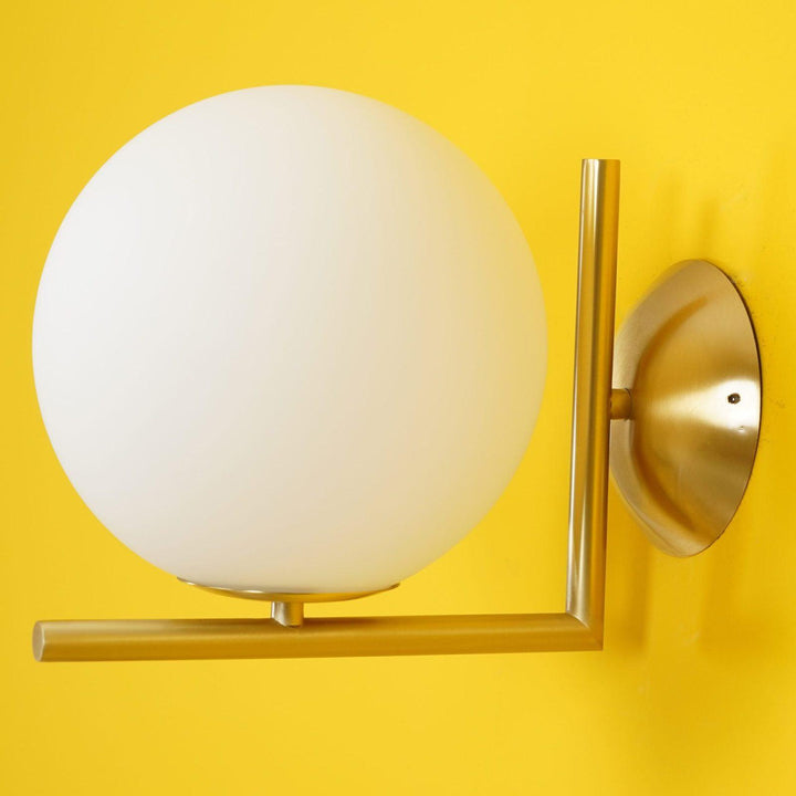 Joanna Applique Murale Moderne Minimaliste en Verre Soufflé Opale - Neutralighting