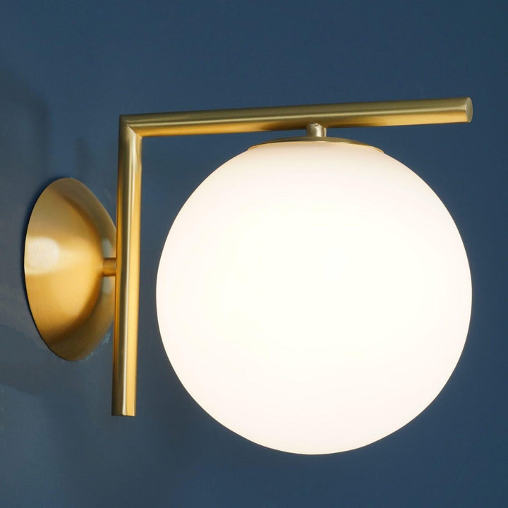 Joanna Applique Murale Moderne Minimaliste en Verre Soufflé Opale - Neutralighting