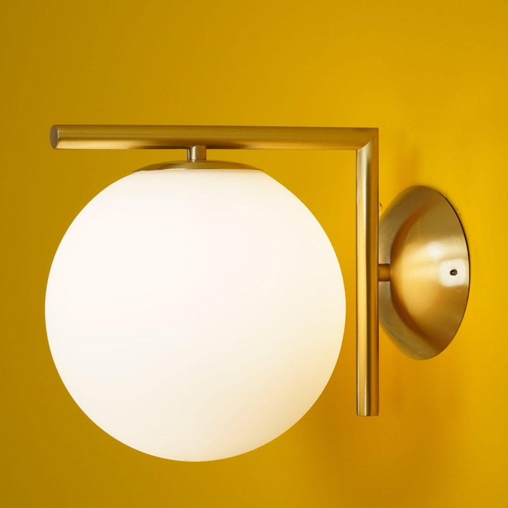 Joanna Applique Murale Moderne Minimaliste en Verre Soufflé Opale - Neutralighting