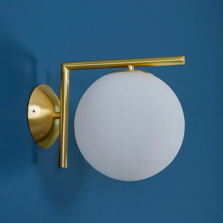 Joanna Applique Murale Moderne Minimaliste en Verre Soufflé Opale - Neutralighting