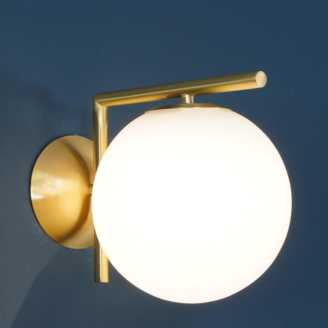 Joanna Applique Murale Moderne Minimaliste en Verre Soufflé Opale - Neutralighting