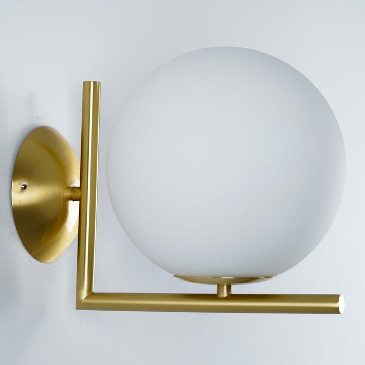 Joanna Applique Murale Moderne Minimaliste en Verre Soufflé Opale - Neutralighting